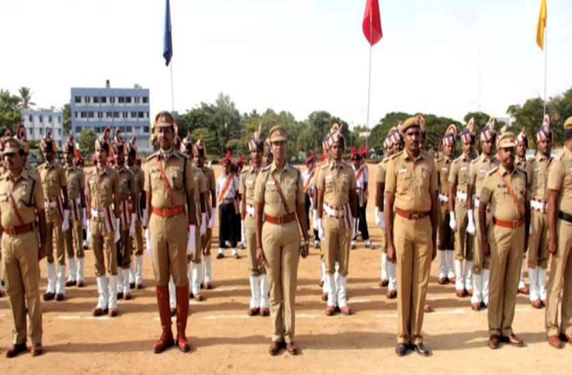 UP Top Ten News: यूपी के 25000 पीआरडी जवानों को साल भर मिलेगी ड्यूटी, थानों और ट्रैफिक में लगेगी ड्यूटी UP Top Ten News: यूपी के 25000 पीआरडी जवानों को साल भर मिलेगी ड्यूटी, थानों और ट्रैफिक में लगेगी ड्यूटी