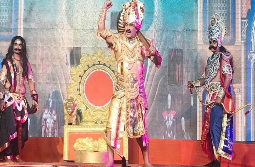 अयोध्या के नाम एक और कीर्तिमान, रामलीला देखने वालों की संख्या 10 करोड़ पार अयोध्या के नाम एक और कीर्तिमान, रामलीला देखने वालों की संख्या 10 करोड़ पार