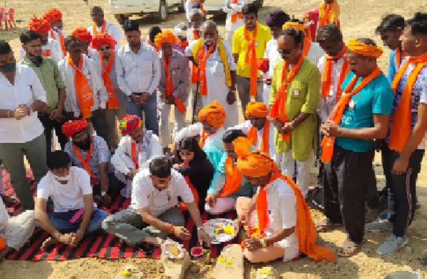 गोशाला का भूमि पूजन किया गोशाला का भूमि पूजन किया