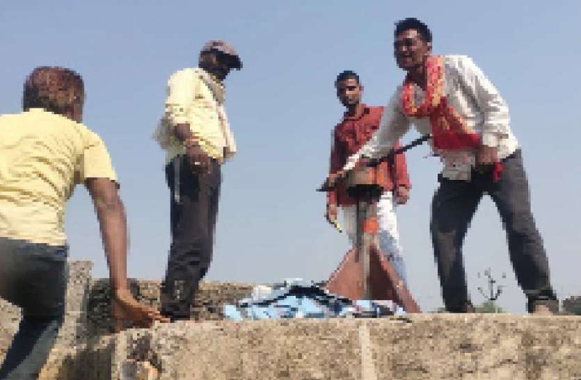 दुगारी बांध से सिंचाई के लिए पानी छोड़ा दुगारी बांध से सिंचाई के लिए पानी छोड़ा