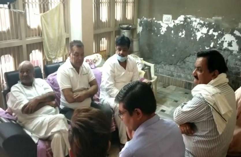 bagpat-1.jpg UP के बागपत में दिन निकलते ही लाेहा व्यापारी का अपहरण, एक कराेड़ फिराैती की डिमांड