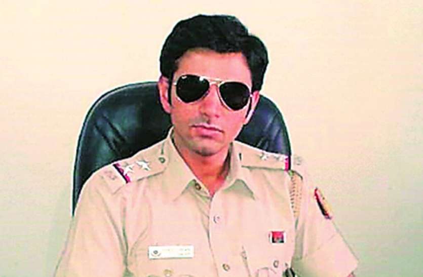 Delhi police Arrested SI sent to judicial custody for molesting women महिलाओं से छेड़छाड़ करने वाना ट्रैफिक एसआई गिरफ्तार, 14 दिन की न्यायिक हिरासत में भेजा
