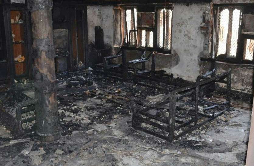 BJP leader's house caught fire woman dead in Chittorgarh भाजपा नेता के मकान में लगी आग, बहन की मौत, मां सहित तीन झुलसे