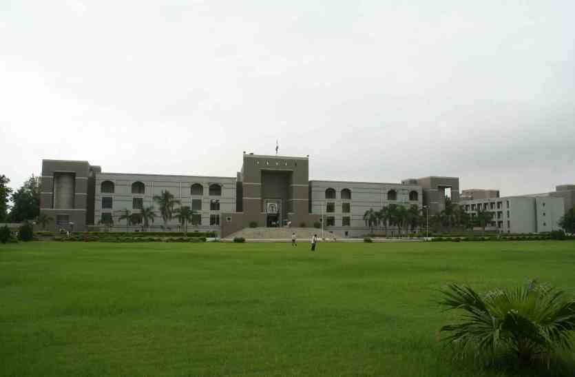 Gujarat: गुजरात हाईकोर्ट ने की टिप्पणी, ‘विचलित करने वाला है अहमदाबाद शहर में 18 912 इमारतों में फायर एनओसी नहीं होना’ Gujarat: गुजरात हाईकोर्ट ने की टिप्पणी, ‘विचलित करने वाला है अहमदाबाद शहर में 18 912 इमारतों में फायर एनओसी नहीं होना’