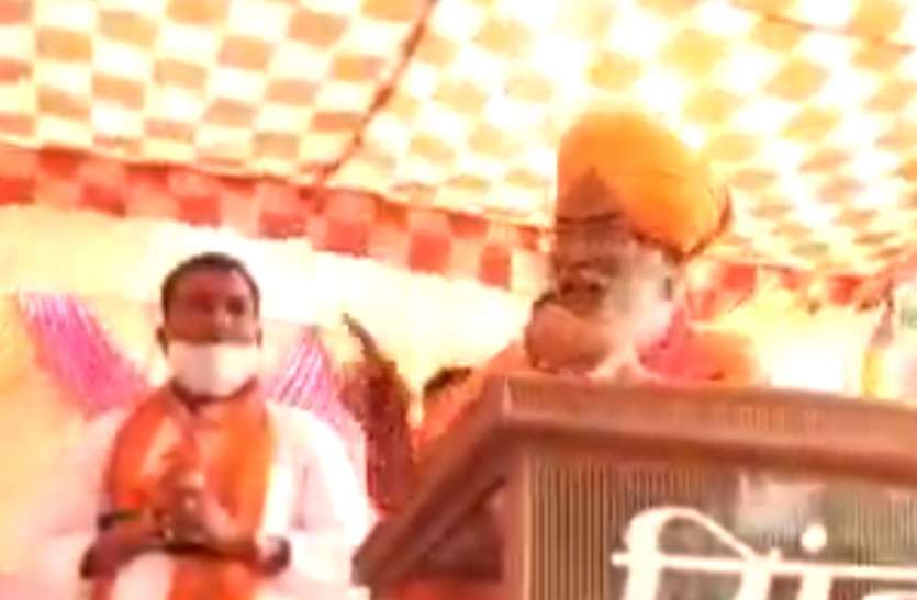 साक्षी महाराज का बड़ा बयान बोले जनसंख्या के अनुपात से हो श्मशान और कब्रिस्तान की जगह साक्षी महाराज का बड़ा बयान बोले जनसंख्या के अनुपात से हो श्मशान और कब्रिस्तान की जगह