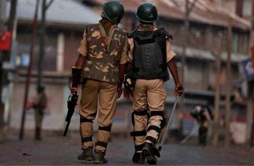Pak High Commission में तैनात CRPF जवान ने खुद को मारी गोली, हालत नाजुक Pak High Commission में तैनात CRPF जवान ने खुद को मारी गोली, हालत नाजुक