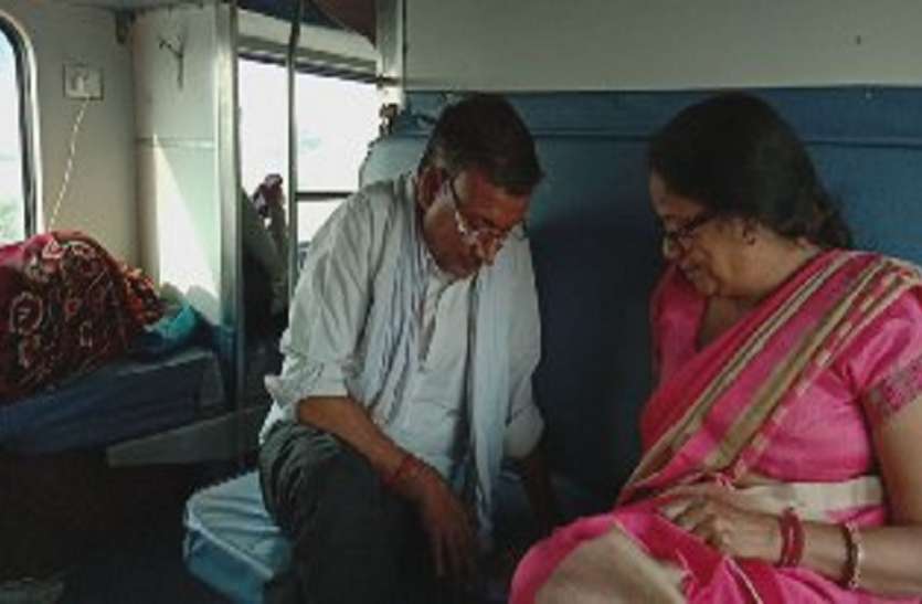 covid_1.jpg ट्रेन में सफर के दौरान ये लापरवाही ठीक नहीं