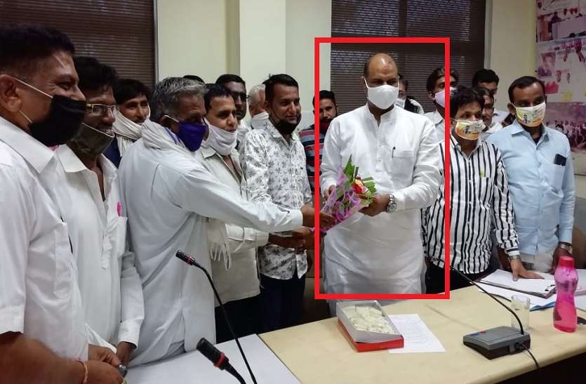 Chittorgarh MP CP Joshi tested corona positive, latest update news फील्ड में ‘सुपर एक्टिव’ रहे सांसद CP Joshi हुए Corona Positive, अब संपर्क में आए लोगों की बढ़ी चिंताएं