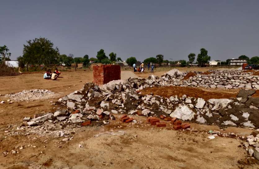 इकॉलोजिकल जोन में निर्माण... 19 बीघा में बस रहीं थीं तीन कॉलोनियां इकॉलोजिकल जोन में निर्माण... 19 बीघा में बस रहीं थीं तीन कॉलोनियां