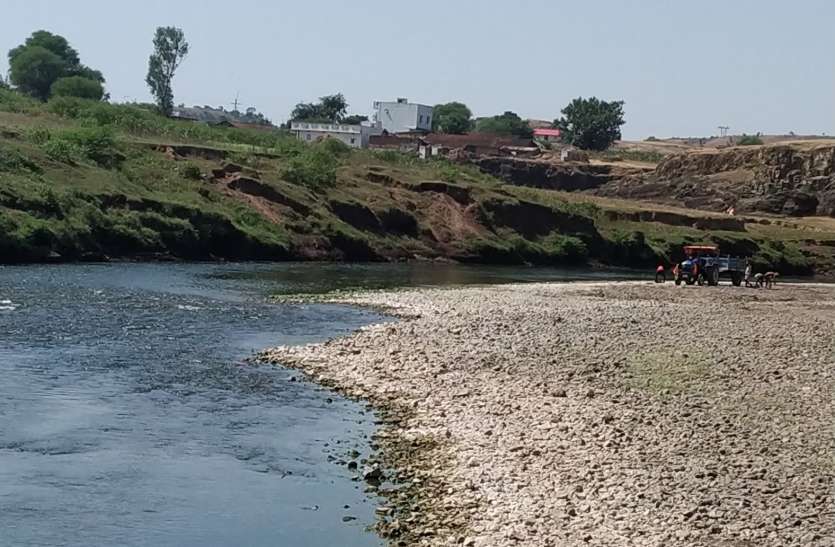 sand mining रेत खदानों की नीलामी और रॉयल्टी जारी, नदियों में निश्चित स्थानों से ही कराना है खनन
