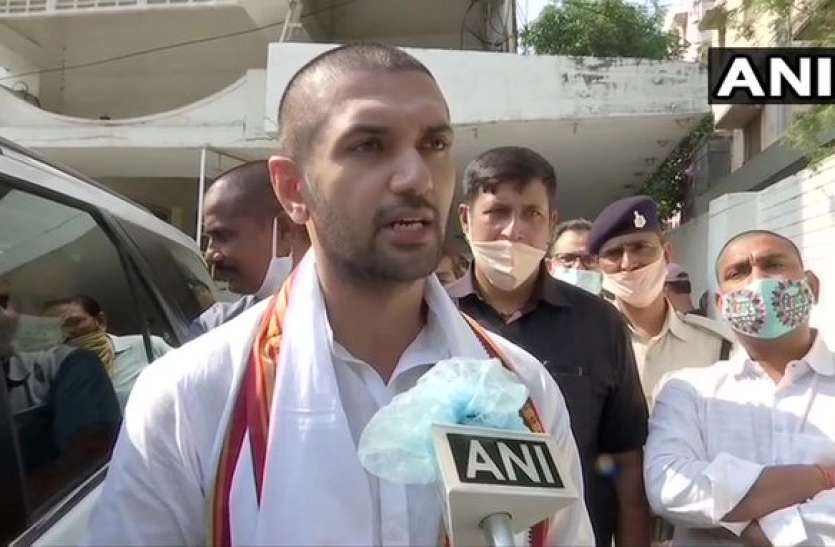 Chirag compares Nitish Kumar with General Dyer in Munger violence case मुंगेर हिंसा मामले में चिराग पासवान ने जनरल डायर से की नीतीश कुमार की तुलना