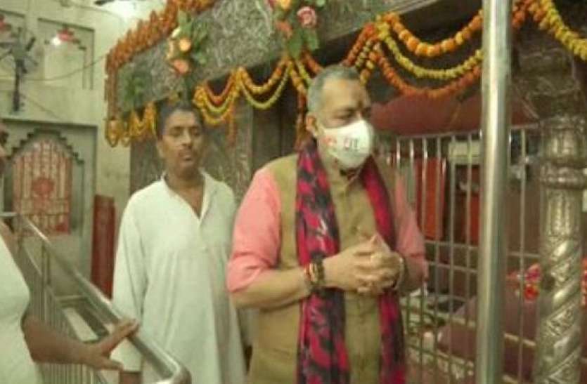 Union Minister Giriraj Singh Bihar Assembly Election: पहले चरण के मतदान के बीच मंदिर पहुंचे केंद्रीय मंत्री गिरिराज सिंह, की ये खास अपील