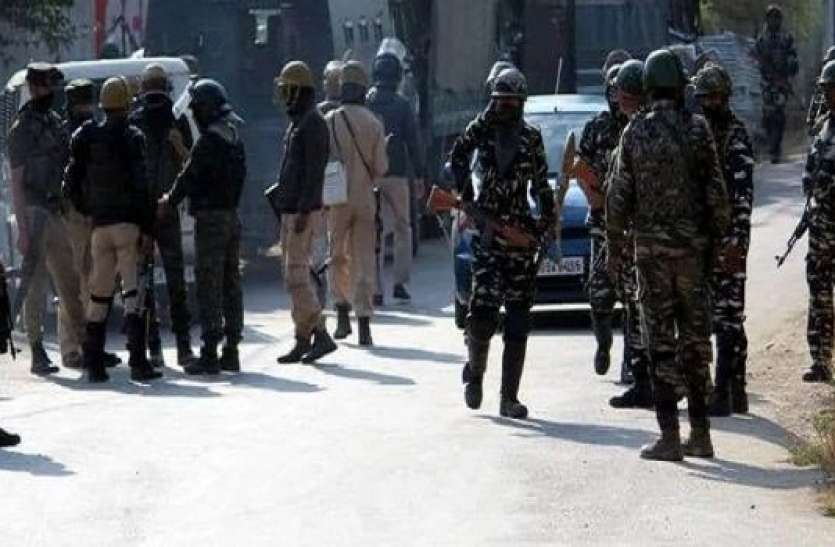 file photo Bihar Assembly Polls: मतदान से पहले औरंगाबाद के ढिबरा में मिले दो विस्फोटक, CRPF ने समय रहते किया नष्ट