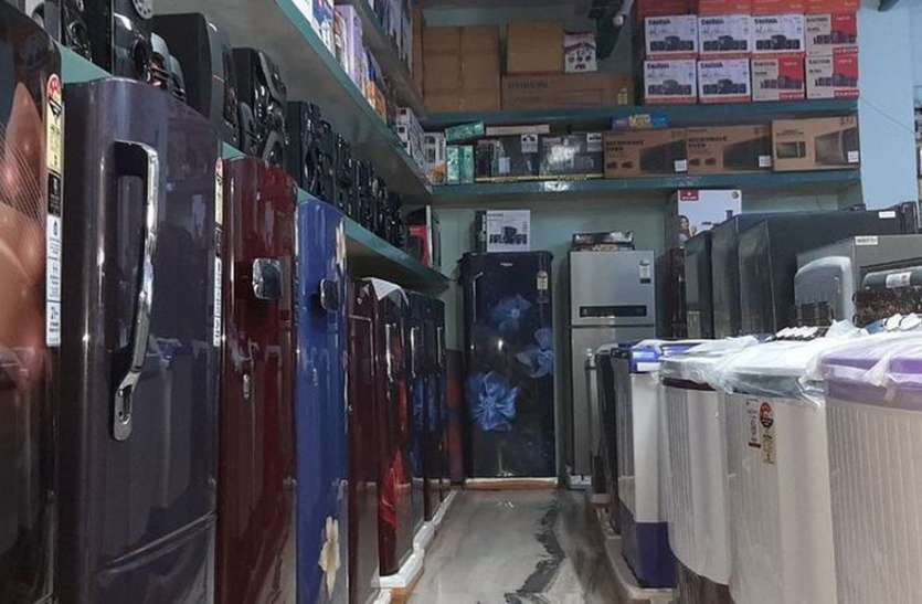 दीपावली की तैयारी में सजने लगा इलेक्ट्रॉनिक्स बाजार दीपावली की तैयारी में सजने लगा इलेक्ट्रॉनिक्स बाजार