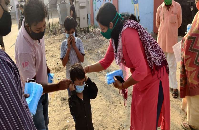 कोरोना संक्रमण से बचाव को लेकर चलाया जागरूकता अभियान कोरोना संक्रमण से बचाव को लेकर चलाया जागरूकता अभियान