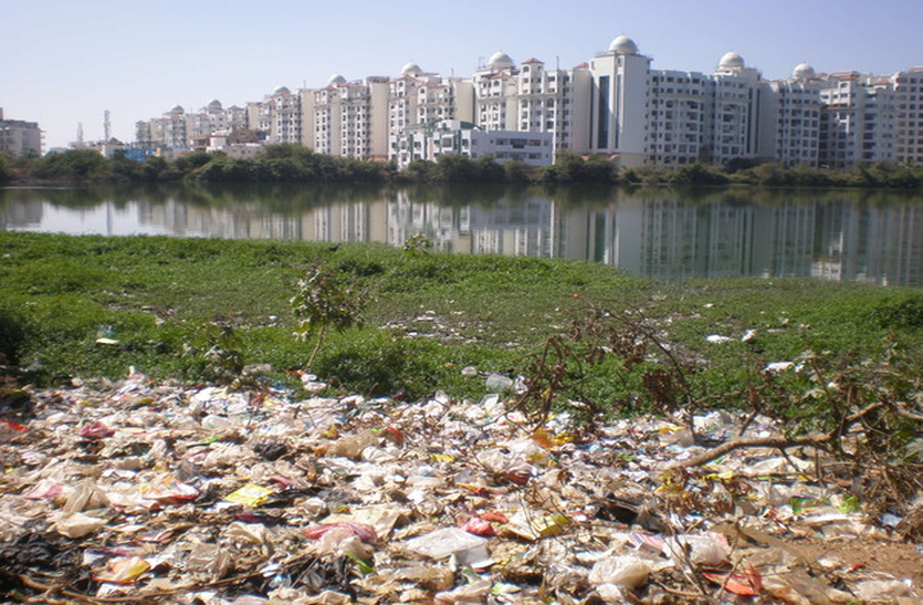 शहर के तालाबों पर अतिक्रमणों का सिलसिला बरकरार शहर के तालाबों पर अतिक्रमणों का सिलसिला बरकरार