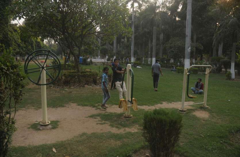 बच्चों ने की खेलकूद तो बड़ों ने मॉर्निंग वॉक बच्चों ने की खेलकूद तो बड़ों ने मॉर्निंग वॉक