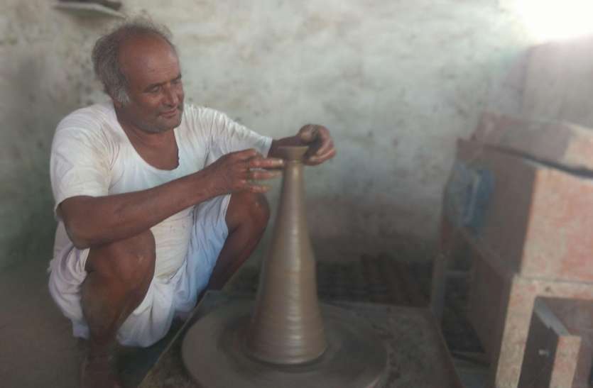 कुंभकारों की उम्मीदों को लगे पंख कुंभकारों की उम्मीदों को लगे पंख