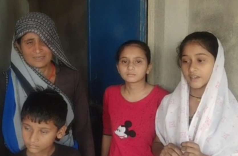kanpur dehat 21 दिनों से लापता युवक का नहीं लगा कोई सुराग, परिजनों ने खुद पोस्टर लगा शुरू की तलाश