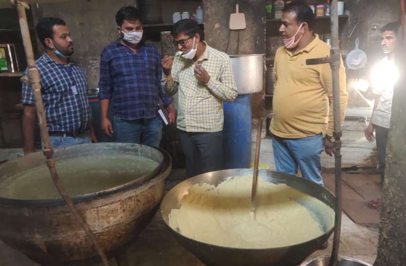 होटलों का किया निरीक्षण, व्यवस्थाओं को लेकर किया निर्देशित होटलों का किया निरीक्षण, व्यवस्थाओं को लेकर किया निर्देशित