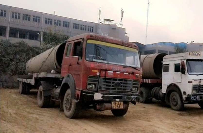 TRansport nagar फिरोजाबाद में ट्रांसपोर्ट नगर बसाने में कोरोना की मार, जमीन को नहीं मिल रहे खरीददार
