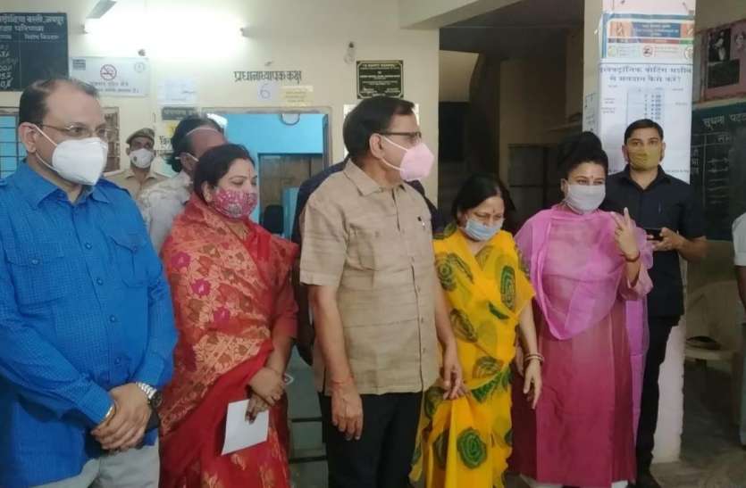 jaipur Nagar Nigam election : 3 बजे तक नगर निगमों के चुनाव में 49.46 फ़ीसदी मतदान