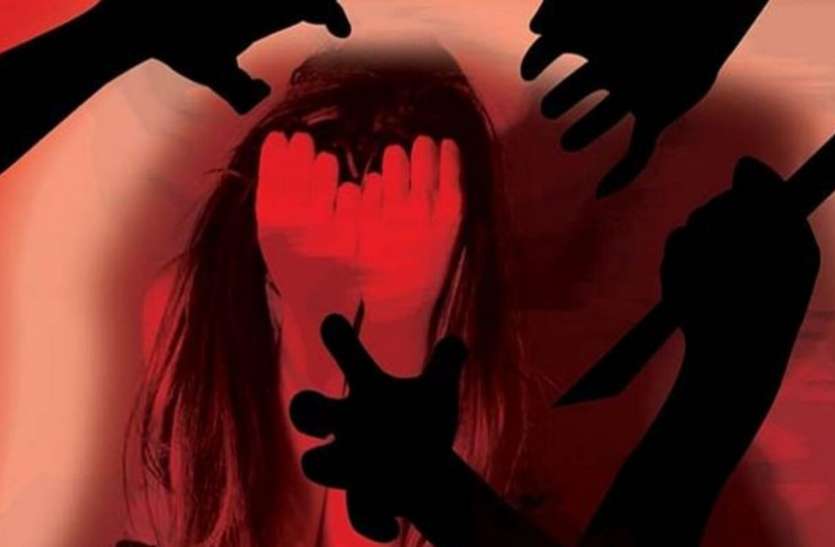 woman.jpg बेटियों के साथ- साथ बहुएं भी सुरक्षित नहीं, भाजपा महिला मोर्चा सम्मेलन में गरमाया मुद्दा