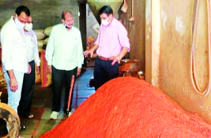 मावा, मिठाई, मिर्च व धनिया के भरे सैम्पल मावा, मिठाई, मिर्च व धनिया के भरे सैम्पल