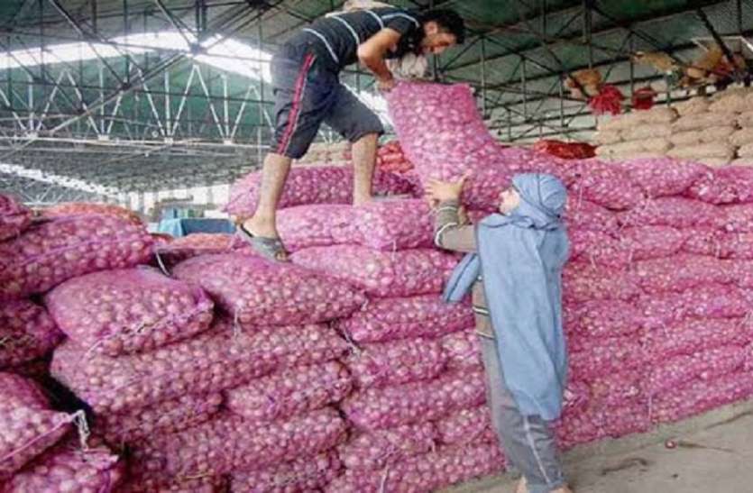 Ahmedabad News : राजकोट मार्केट यार्ड : प्याज का भाव एक महीने में दुगना Ahmedabad News : राजकोट मार्केट यार्ड : प्याज का भाव एक महीने में दुगना