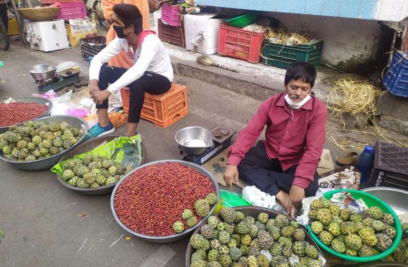 सर्दी चमकी, बाजार में ऋतुफल आए सर्दी चमकी, बाजार में ऋतुफल आए