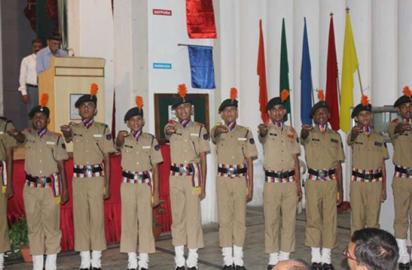 sainik_school.jpg Sainik School OBC Reservation: अब सैनिक स्कूलों में भी ओबीसी को मिलेगा 27 फीसदी आरक्षण का लाभ, यहां पढ़ें पूरी डिटेल्स