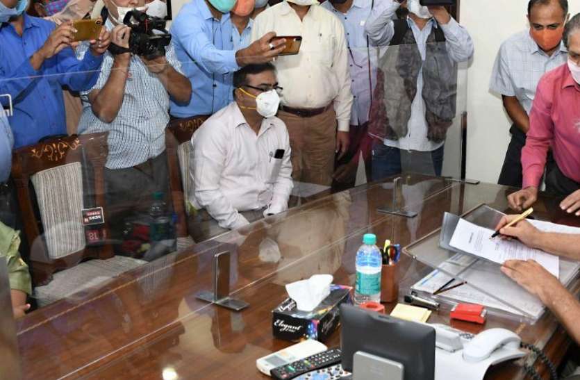 jaipur विकास की गति तेज करना प्राथमिकता: निरंजन आर्य