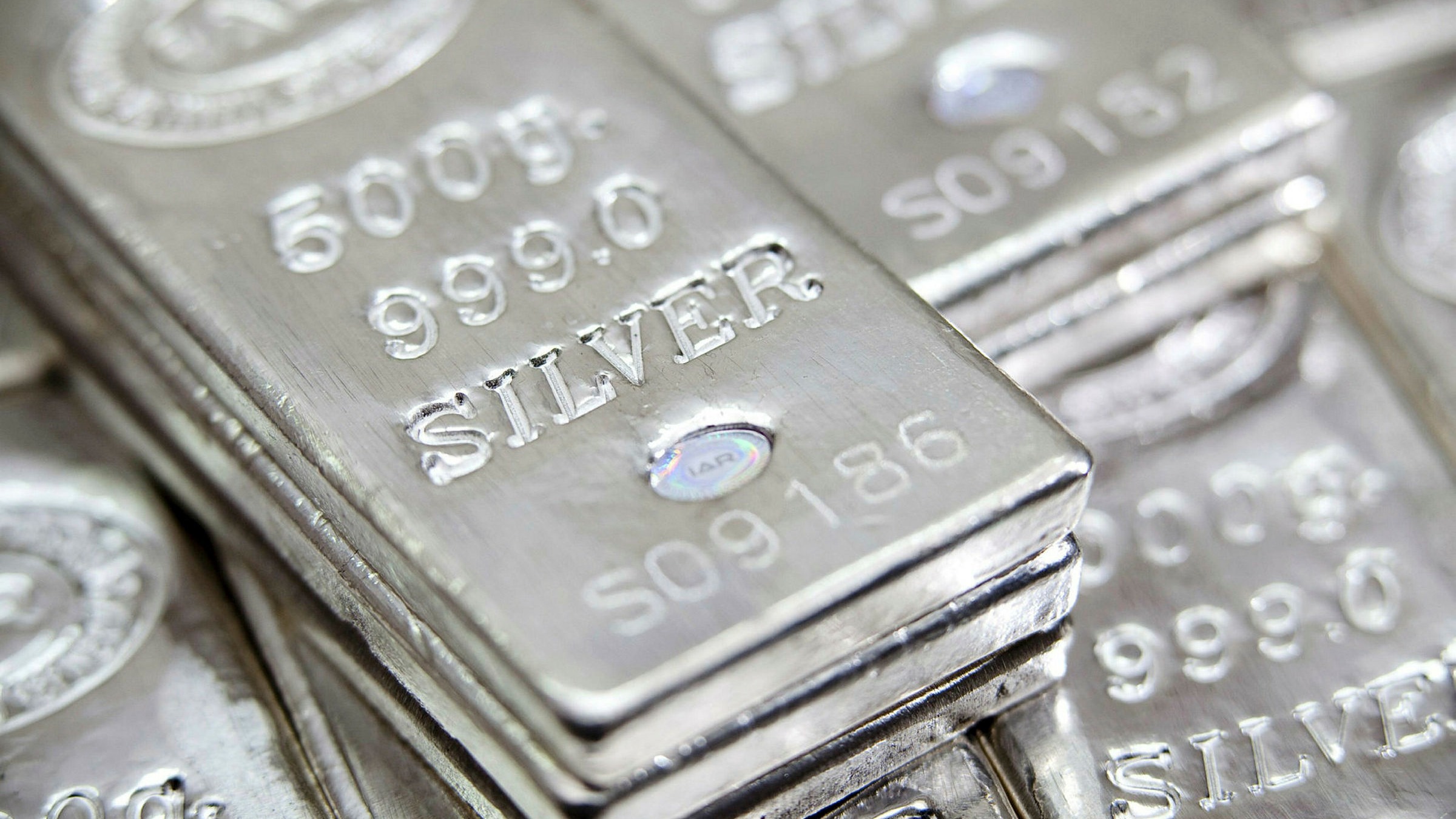 Investment in silver to 6-year high in 2021