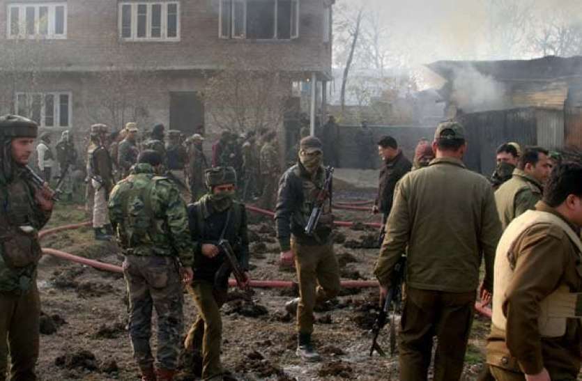 srinagar encounter जम्मू-कश्मीर: हिज्बुल के चीफ कमांडर को सुरक्षाबलों को मार गिराया, एक आतंकी गिरफ्तार