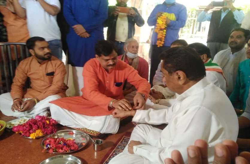 Kamal Nath and Shivraj singh reached the shelter of God