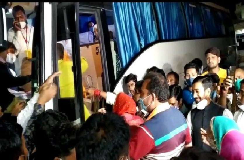 badabandi हैरिटेज में मेयर चुनने की कवायदः देर रात कांग्रेस पार्षदों की बाड़ेबंदी, महापौर के लिए कई नाम चर्चा में