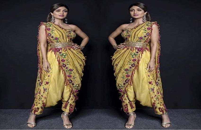 designer saree worn on Deepawali