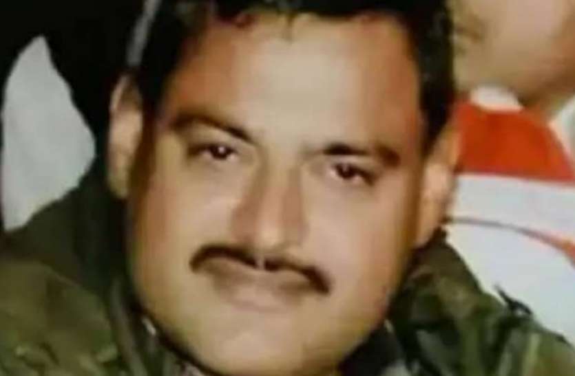 कानपुर बिकरू कांड - पुलिस के साथ प्राशासनिक अधिकारी व कर्मियों की भूमिका कानपुर बिकरू कांड - पुलिस के साथ प्राशासनिक अधिकारी व कर्मियों की भूमिका