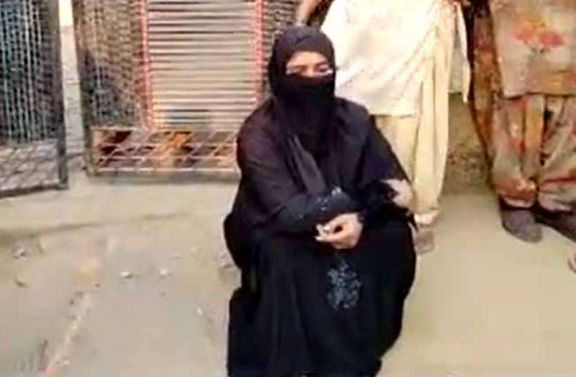 bareilly.jpg प्रेमी के घर के बाहर लड़की का हाईवोल्टेज ड्रामा, बोली- अंजाम कुछ भी हो शादी तो इसी से करेंगे