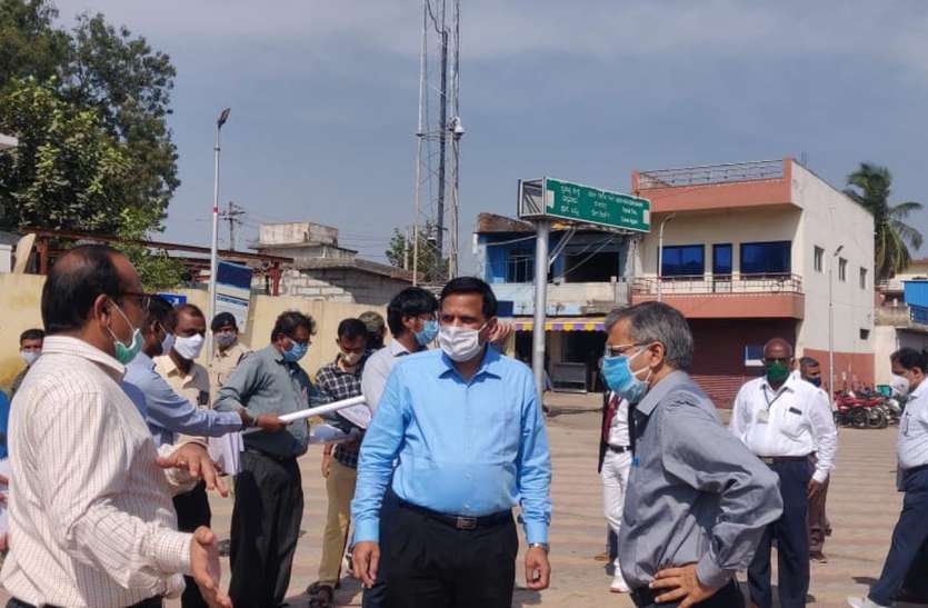 महाप्रबंधक ने किया होटगी-गदग खंड का निरीक्षण महाप्रबंधक ने किया होटगी-गदग खंड का निरीक्षण
