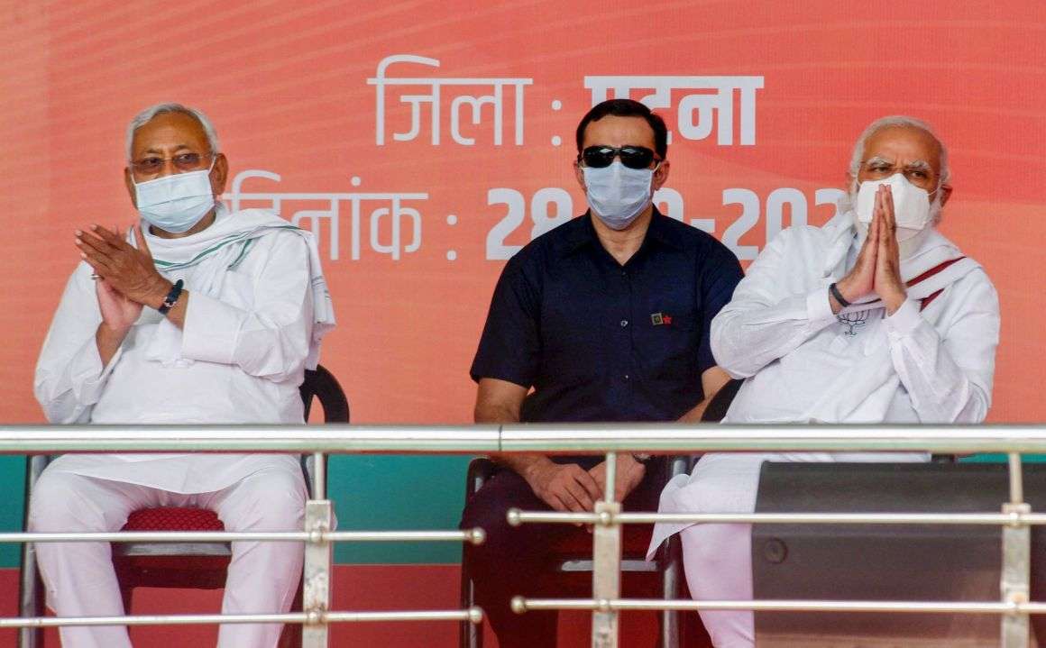 nitish-kumar-narendra.jpg