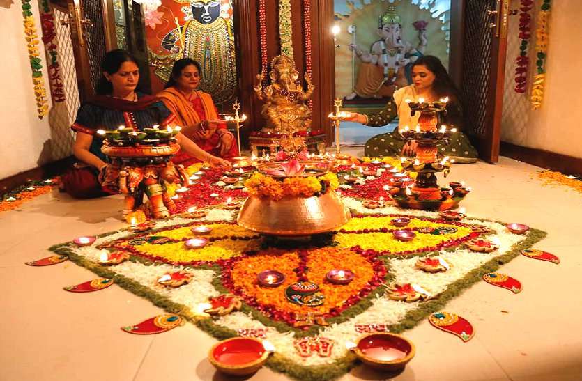 17 साल बाद दिवाली पर सर्वार्थ सिद्धि योग, शुभ मुहूर्त में पूजा से घर में होगी धन की वर्षा 17 साल बाद दिवाली पर सर्वार्थ सिद्धि योग, शुभ मुहूर्त में पूजा से घर में होगी धन की वर्षा