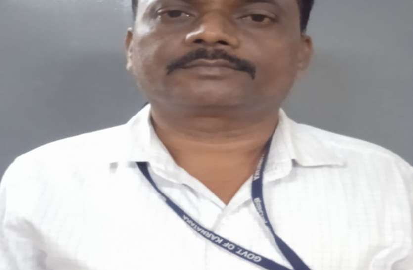 महिला अधिकारी समेत दो जनों को एसीबी ने गिरफ्तार किया महिला अधिकारी समेत दो जनों को एसीबी ने गिरफ्तार किया