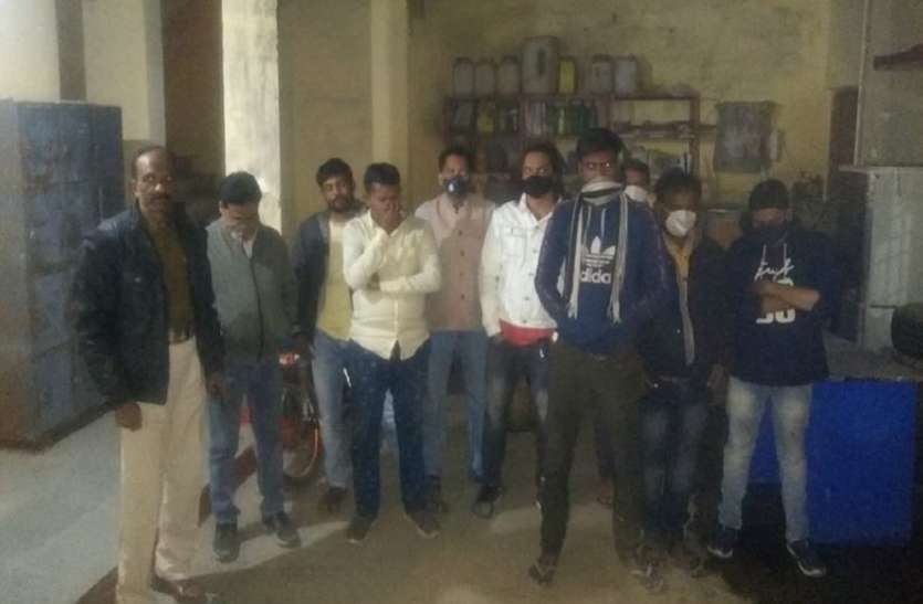 गिरफ्तार जुआरी Deepawali 2020: जुआरियों की खैर नहीं, कोने-कोने से खोज ले रही पुलिस
