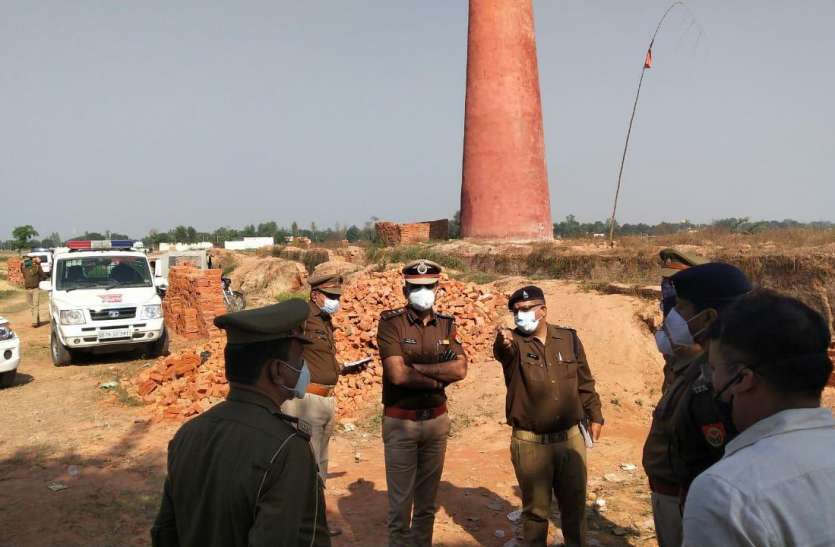 gkp_loot.jpg गोरखपुर में ईंट भट्ठे पर मजदूरों को बंधक बनाकर डकैती, महिलाओं से दुष्कर्म की कोशिश
