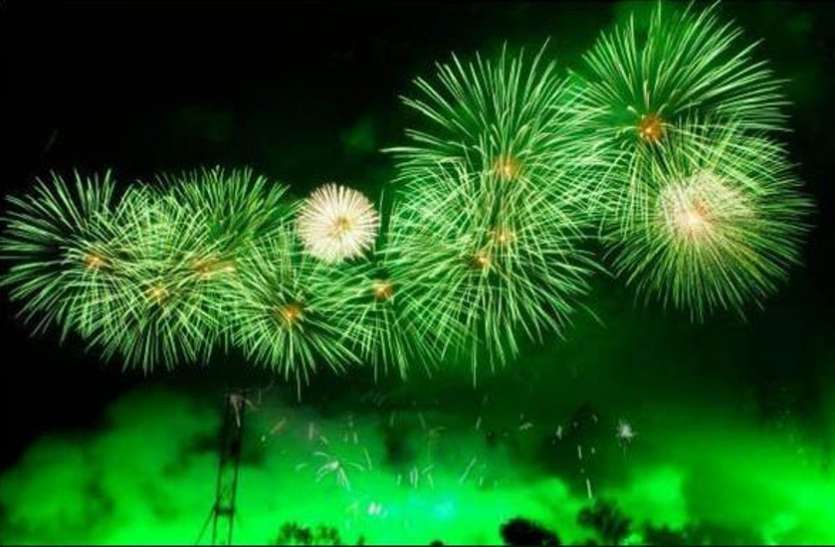 green.jpg दो घंटे तक ग्रीन पटाखा जलाने की छूट, लेकिन प्रदूषण फैलाने वाले पटाखों से भरे शहर के दुकान- गोदाम