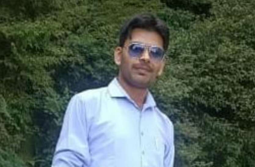 उन्नाव में पत्रकार की संदिग्ध मौत, निष्पक्ष जांच की मांग उन्नाव में पत्रकार की संदिग्ध मौत, निष्पक्ष जांच की मांग