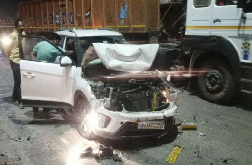 jaipur_accident.jpg कार के हुए ब्रेक फेल, ब्रेक फेल होने के बाद बस में घुसी, फिर लगी आग