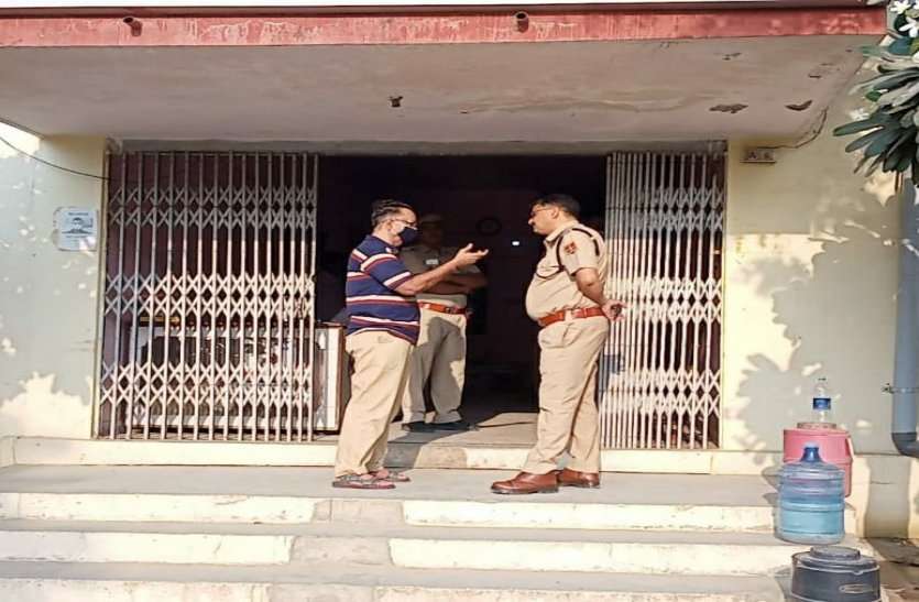 Jewellery Loot At Delhi-Jaipur Highway In Neemrana Alwar दिल्ली-जयपुर हाईवे पर बदमाशों ने नारकोटिक्स अधिकारी बनकर ढाई करोड़ के गहने लूटे, मारपीट कर युवक को फेंका