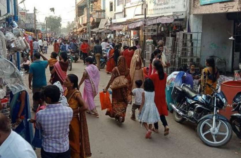 shopping on Dhanteras in Singrauli, traders earned a lot धनतेरस पर बाजार हुए कुछ ऐसा, जिसकी नहीं थी किसी को उम्मीद
